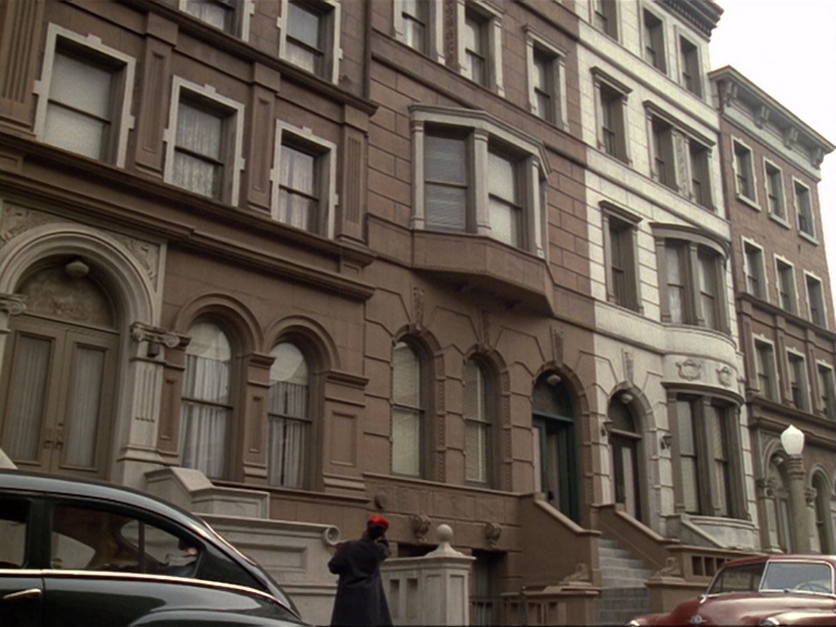 extant_StarTrek_DS9_6x13-FarBeyondTheStars_3551.jpg