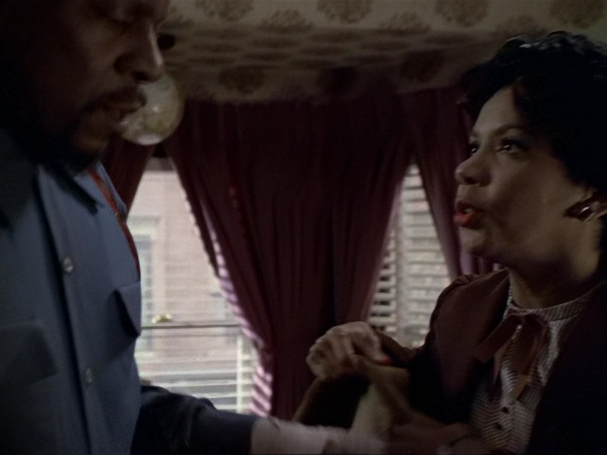 extant_StarTrek_DS9_6x13-FarBeyondTheStars_3557.jpg