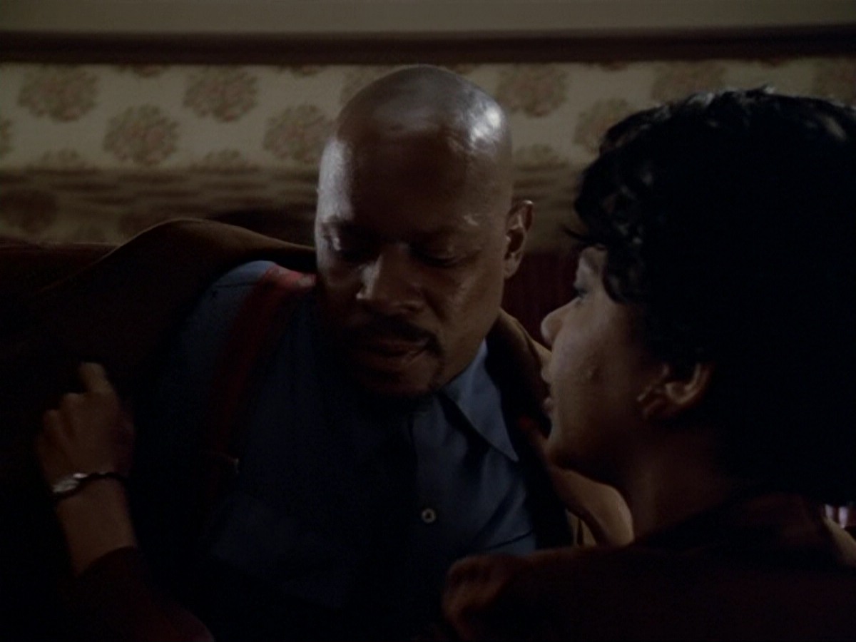 extant_StarTrek_DS9_6x13-FarBeyondTheStars_3567.jpg