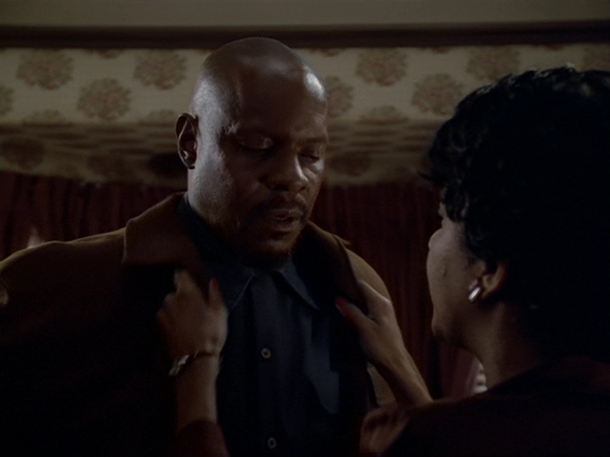 extant_StarTrek_DS9_6x13-FarBeyondTheStars_3568.jpg