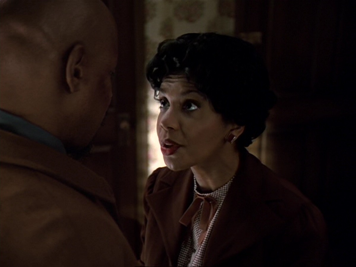 extant_StarTrek_DS9_6x13-FarBeyondTheStars_3581.jpg