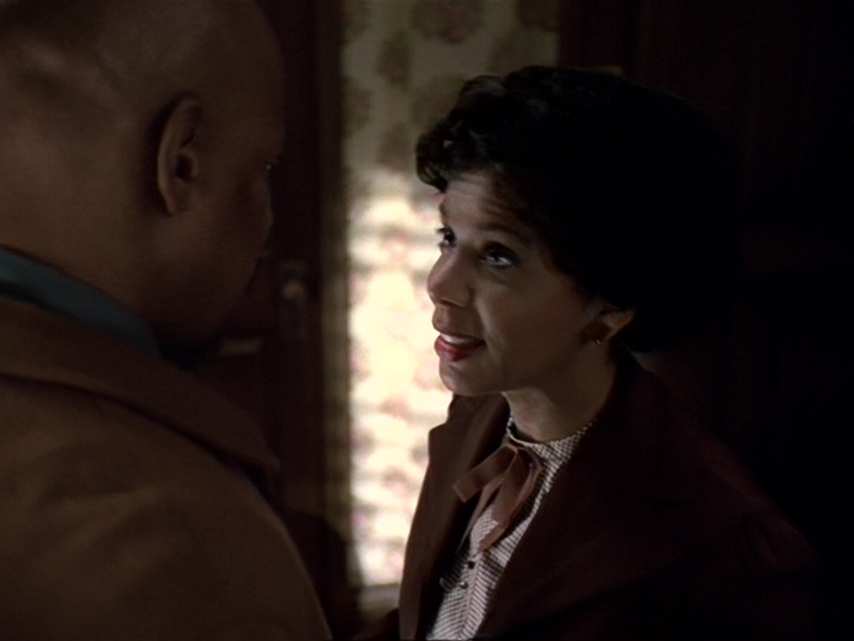 extant_StarTrek_DS9_6x13-FarBeyondTheStars_3589.jpg