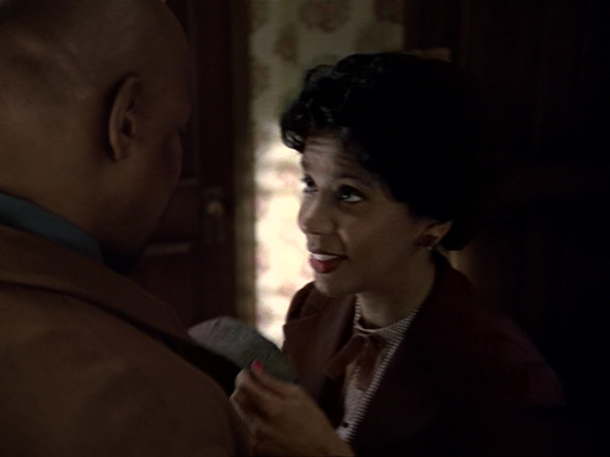 extant_StarTrek_DS9_6x13-FarBeyondTheStars_3594.jpg