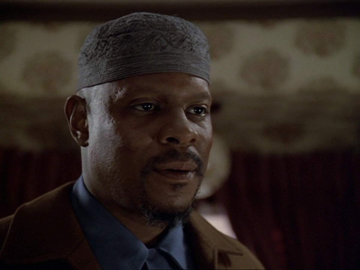 extant_StarTrek_DS9_6x13-FarBeyondTheStars_3602.jpg
