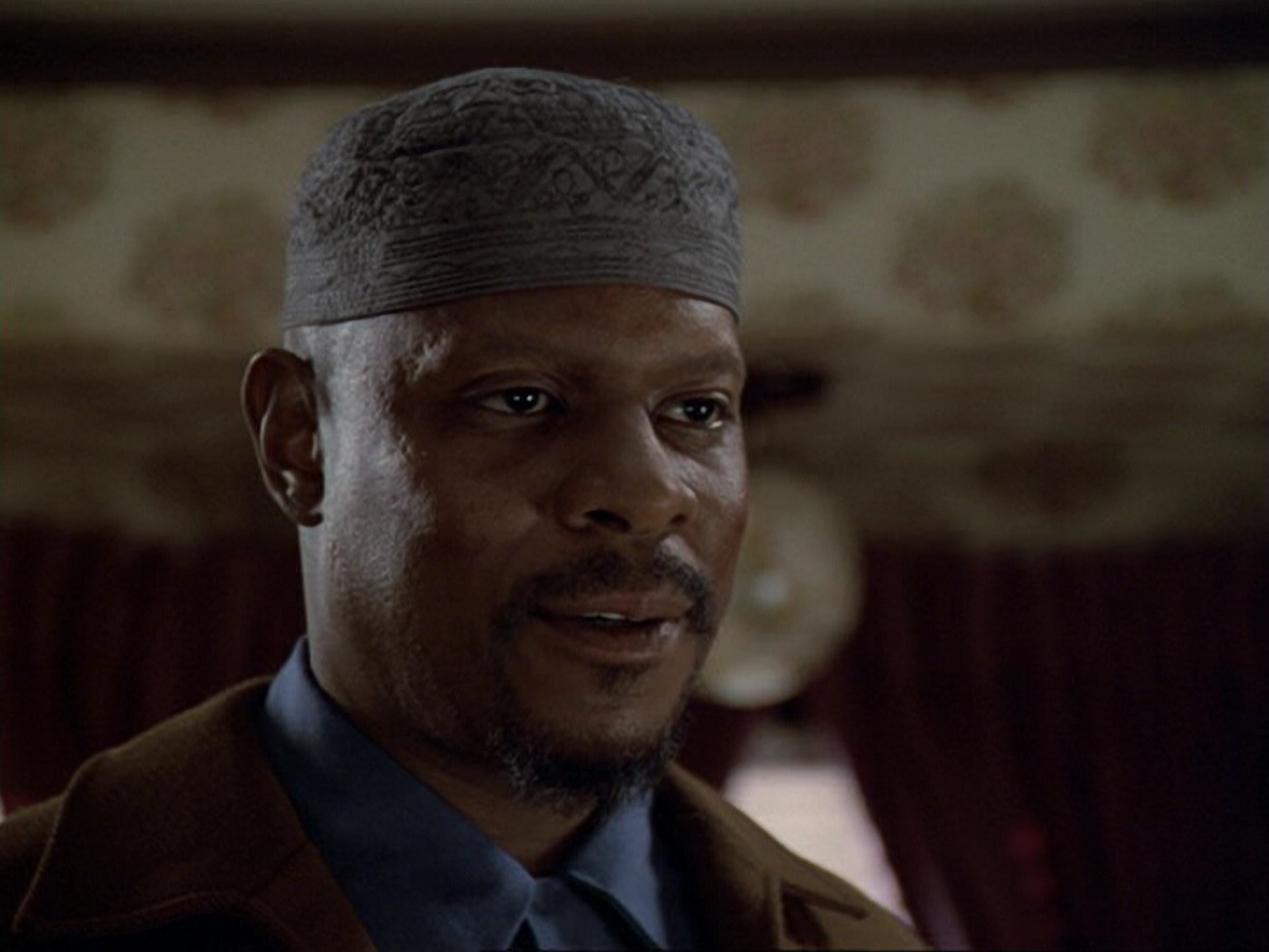 extant_StarTrek_DS9_6x13-FarBeyondTheStars_3605.jpg