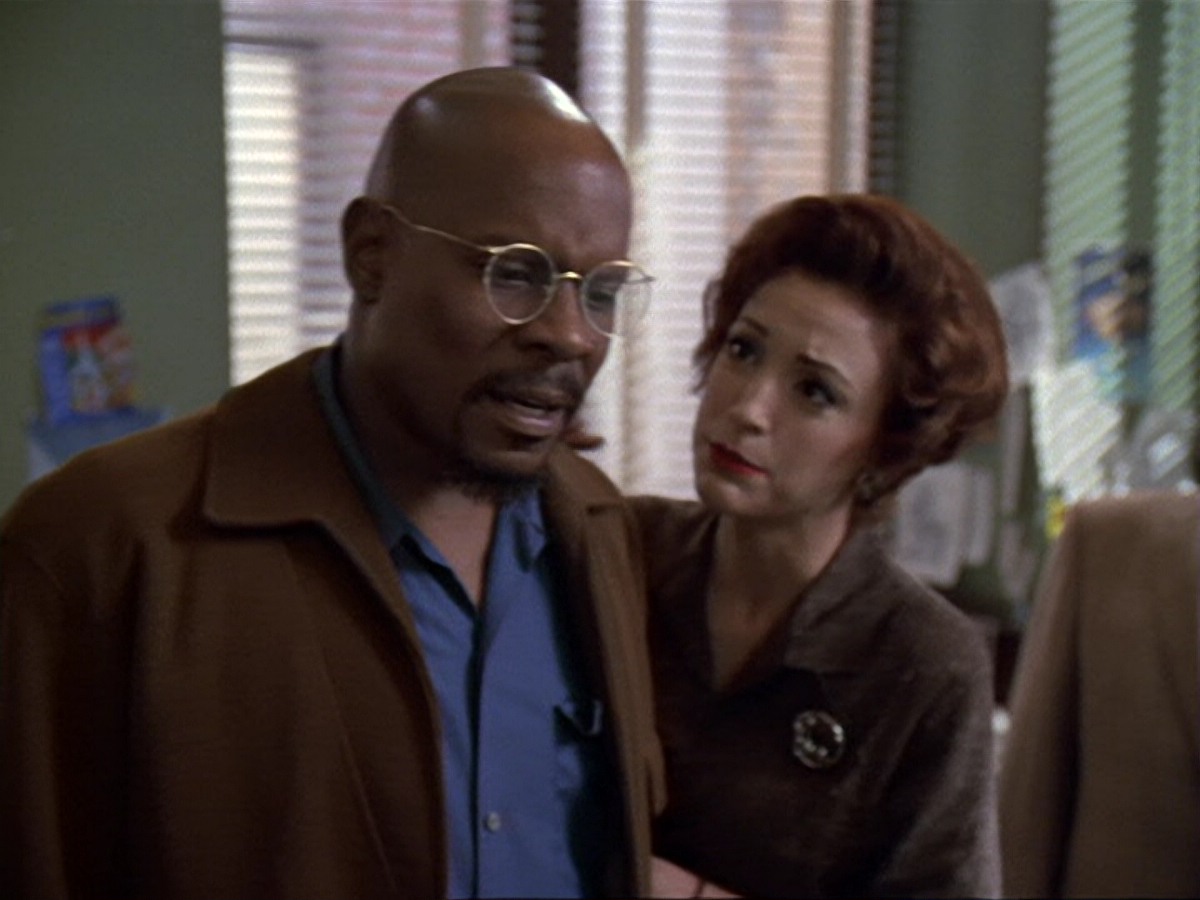 extant_StarTrek_DS9_6x13-FarBeyondTheStars_3850.jpg