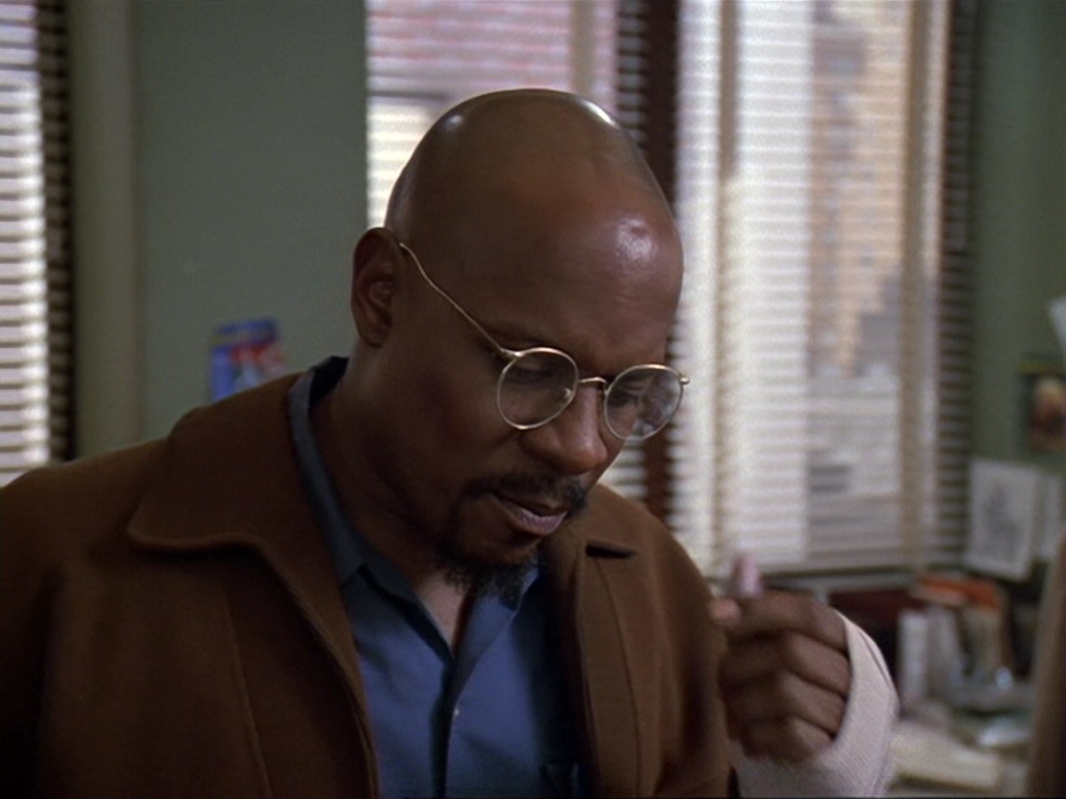 extant_StarTrek_DS9_6x13-FarBeyondTheStars_3865.jpg