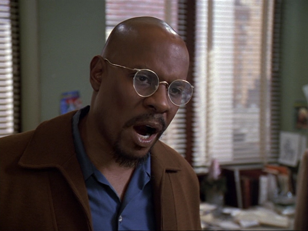 extant_StarTrek_DS9_6x13-FarBeyondTheStars_3869.jpg
