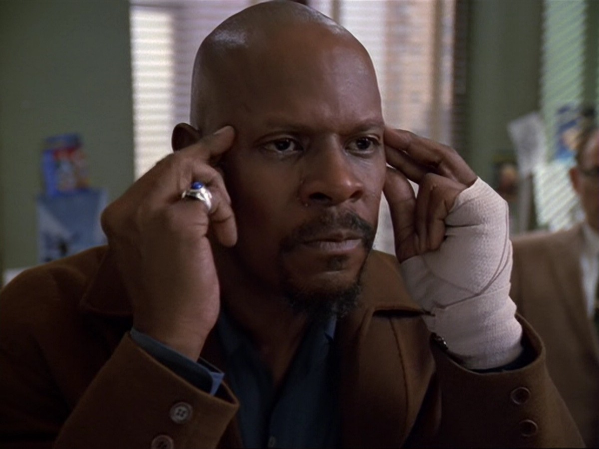 extant_StarTrek_DS9_6x13-FarBeyondTheStars_4017.jpg