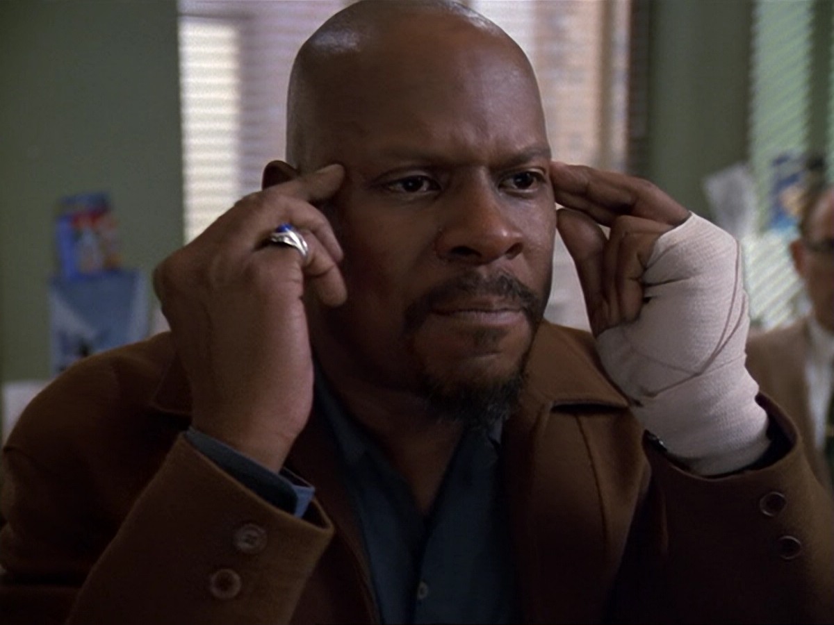 extant_StarTrek_DS9_6x13-FarBeyondTheStars_4018.jpg