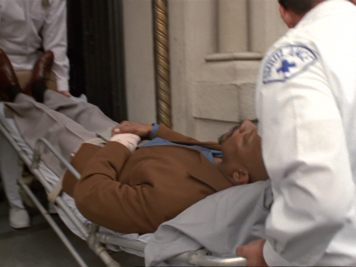 extant_StarTrek_DS9_6x13-FarBeyondTheStars_4118.jpg