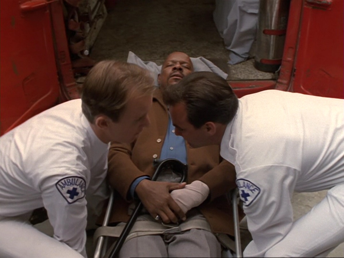 extant_StarTrek_DS9_6x13-FarBeyondTheStars_4137.jpg