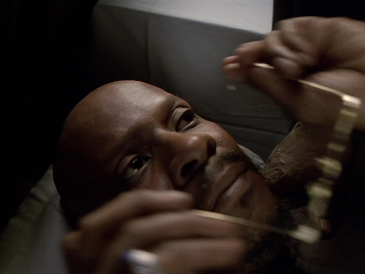 extant_StarTrek_DS9_6x13-FarBeyondTheStars_4168.jpg