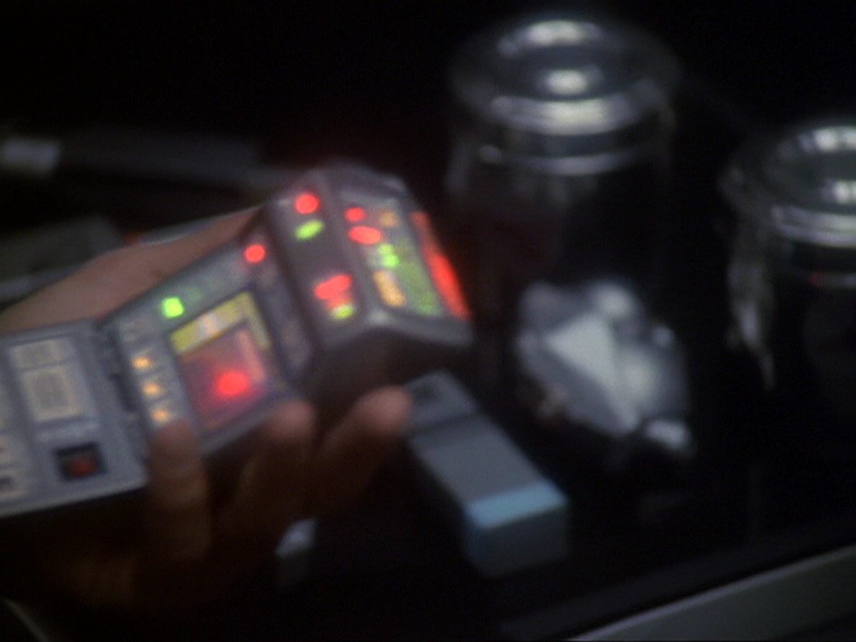 extant_StarTrek_DS9_6x13-FarBeyondTheStars_4233.jpg