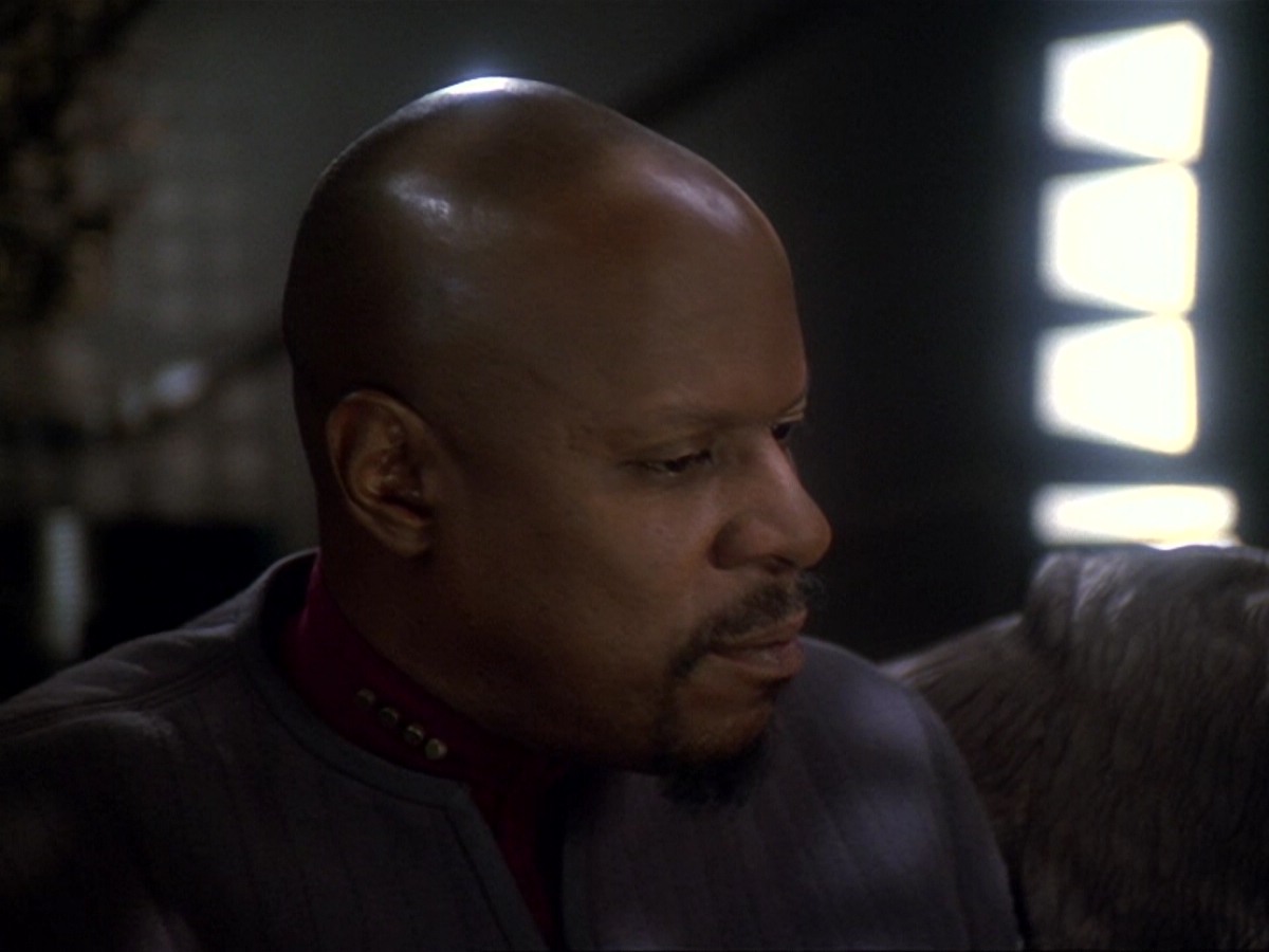extant_StarTrek_DS9_6x13-FarBeyondTheStars_4460.jpg