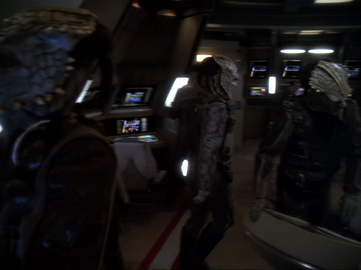 extant_StarTrek_DS9_6x14-OneLittleShip_0621.jpg