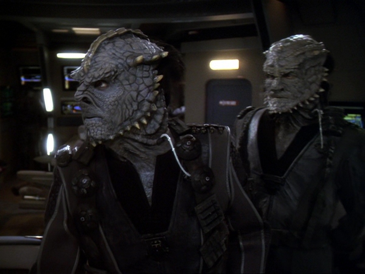 extant_StarTrek_DS9_6x14-OneLittleShip_0645.jpg