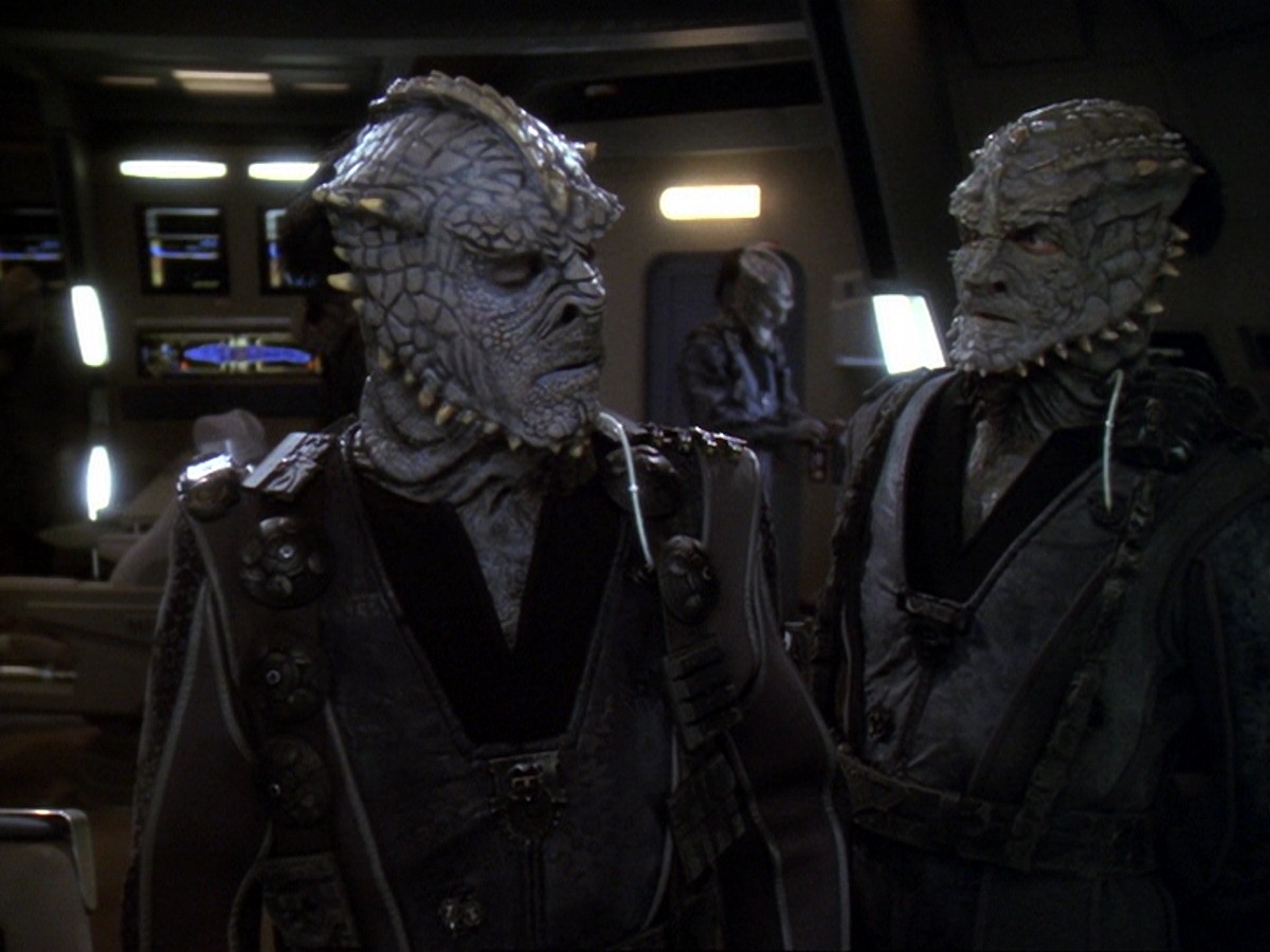 extant_StarTrek_DS9_6x14-OneLittleShip_0652.jpg