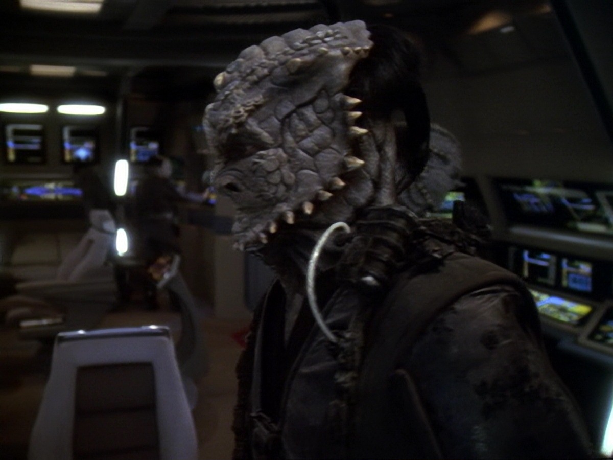 extant_StarTrek_DS9_6x14-OneLittleShip_0684.jpg