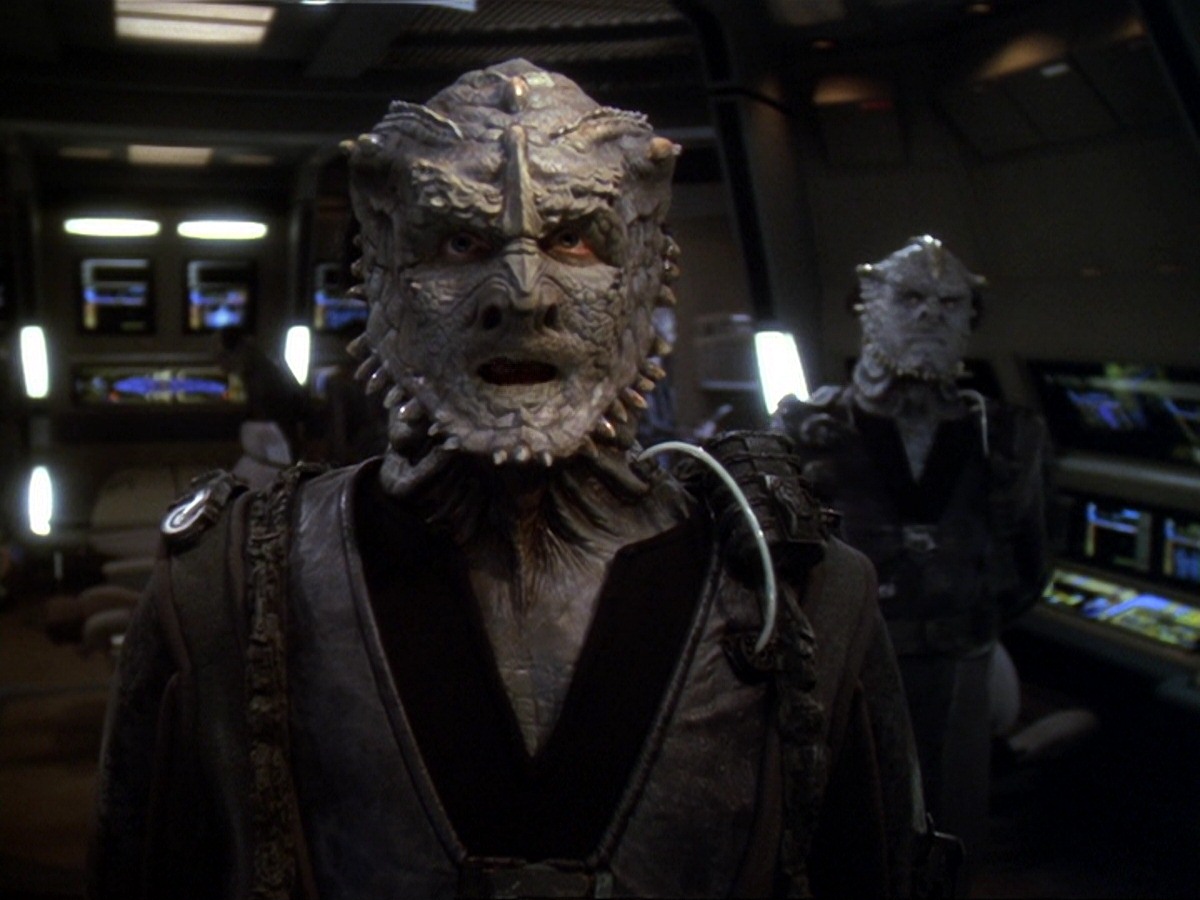 extant_StarTrek_DS9_6x14-OneLittleShip_0697.jpg