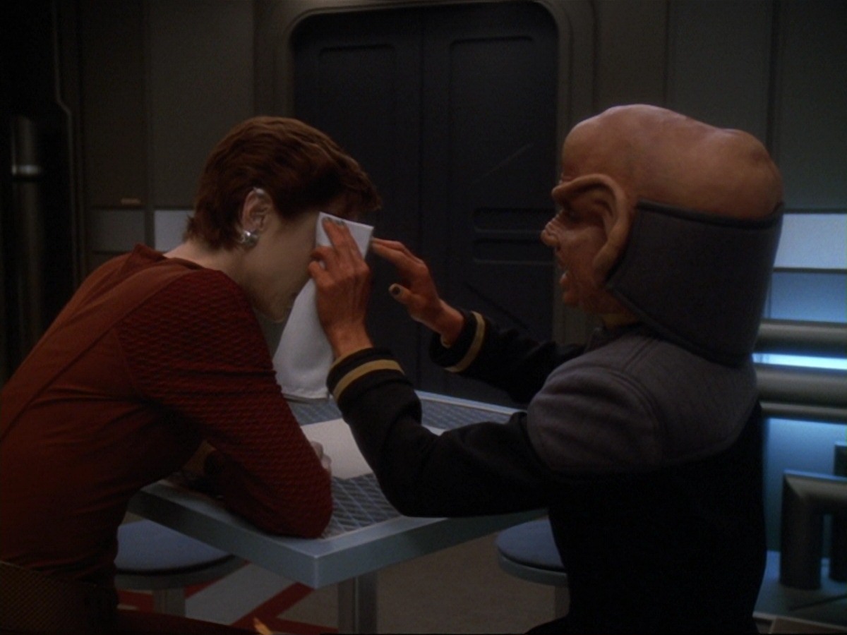 extant_StarTrek_DS9_6x14-OneLittleShip_0860.jpg