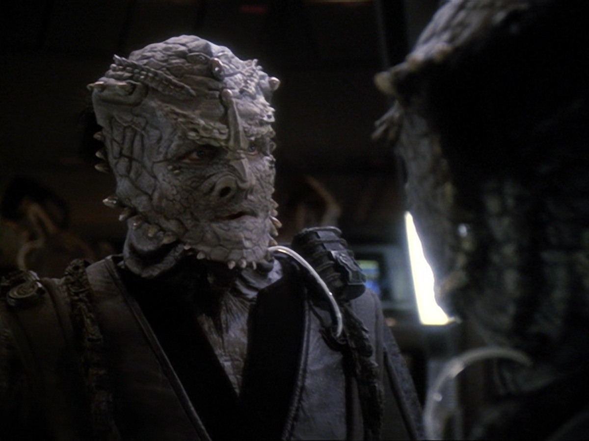extant_StarTrek_DS9_6x14-OneLittleShip_1281.jpg