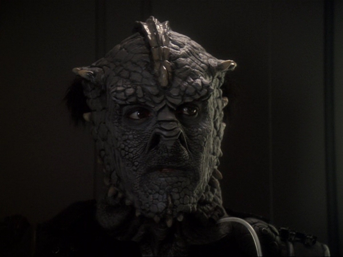 extant_StarTrek_DS9_6x14-OneLittleShip_1560.jpg