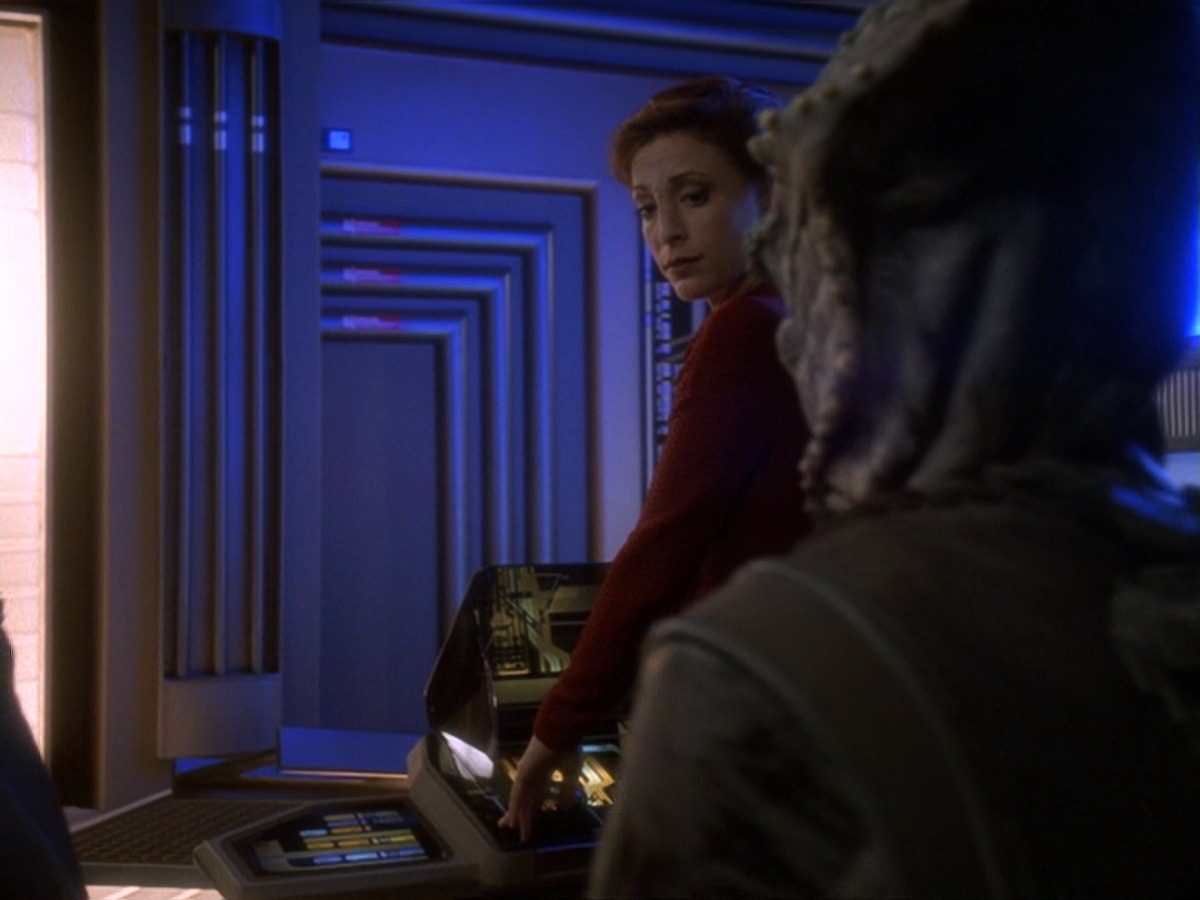 extant_StarTrek_DS9_6x14-OneLittleShip_1816.jpg