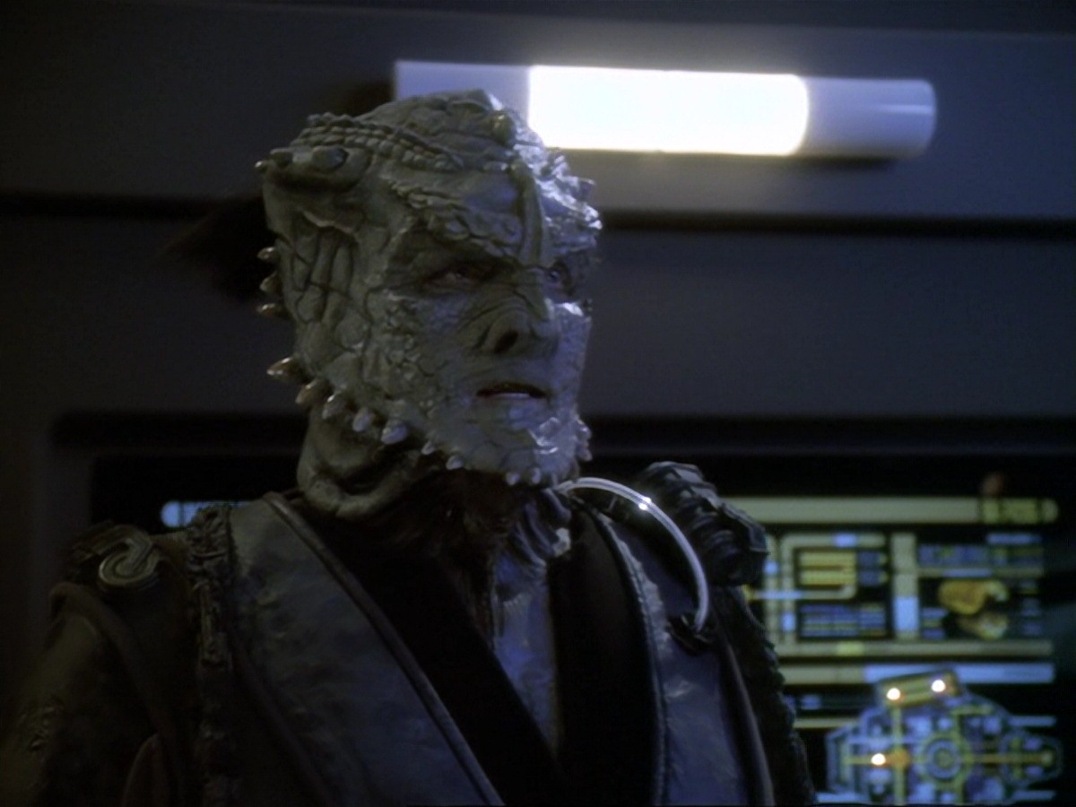 extant_StarTrek_DS9_6x14-OneLittleShip_2124.jpg