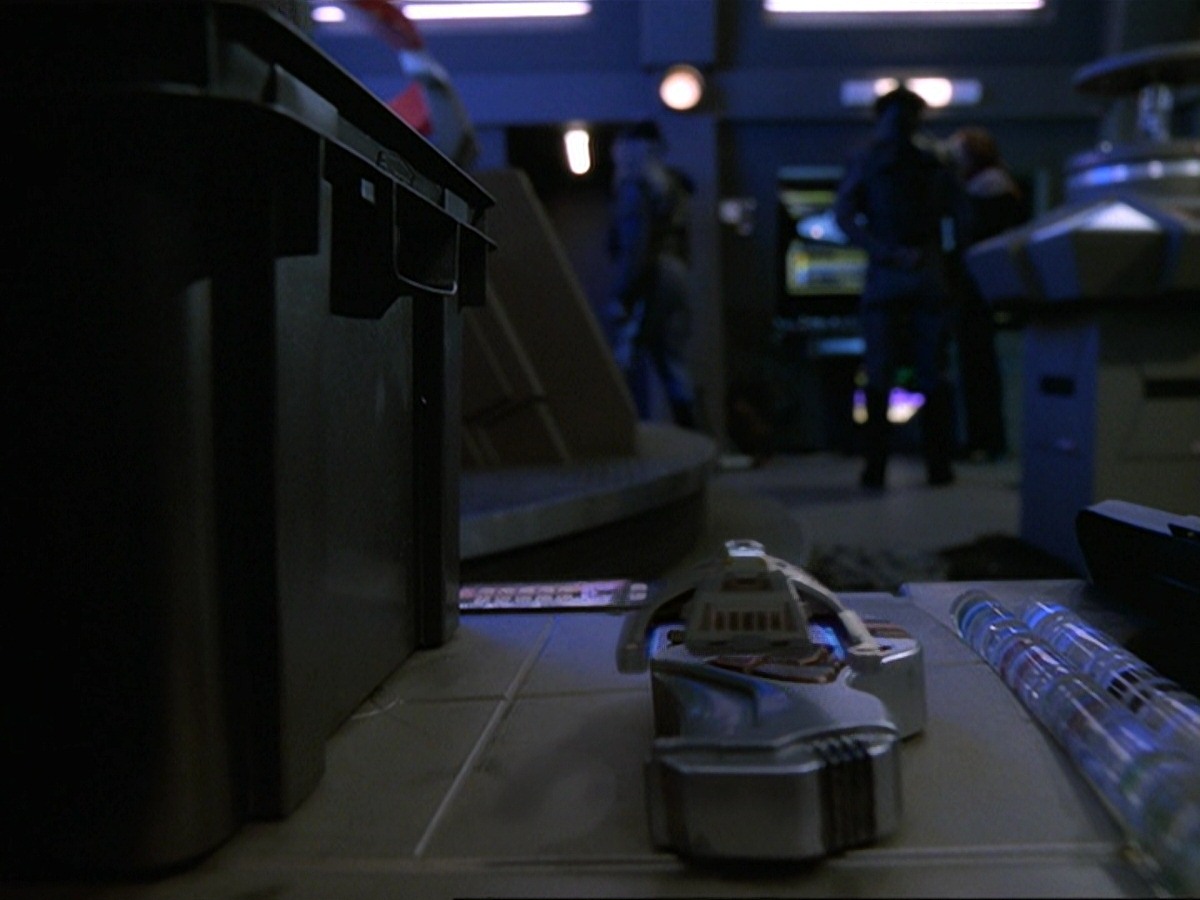 extant_StarTrek_DS9_6x14-OneLittleShip_2192.jpg