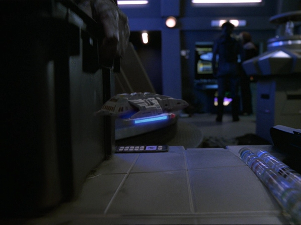 extant_StarTrek_DS9_6x14-OneLittleShip_2195.jpg