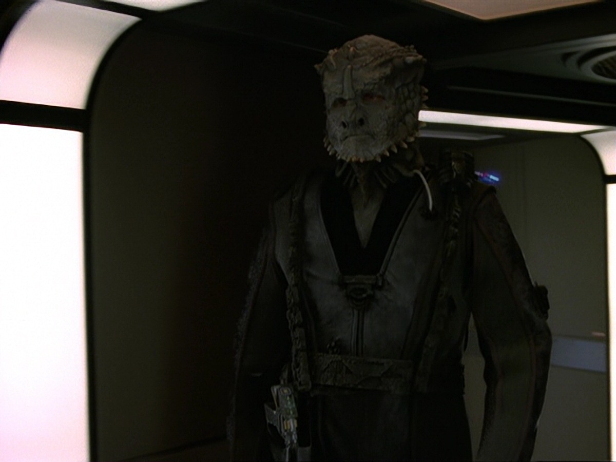 extant_StarTrek_DS9_6x14-OneLittleShip_2372.jpg
