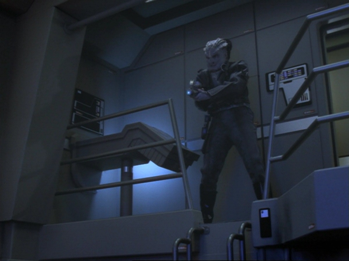 extant_StarTrek_DS9_6x14-OneLittleShip_3363.jpg