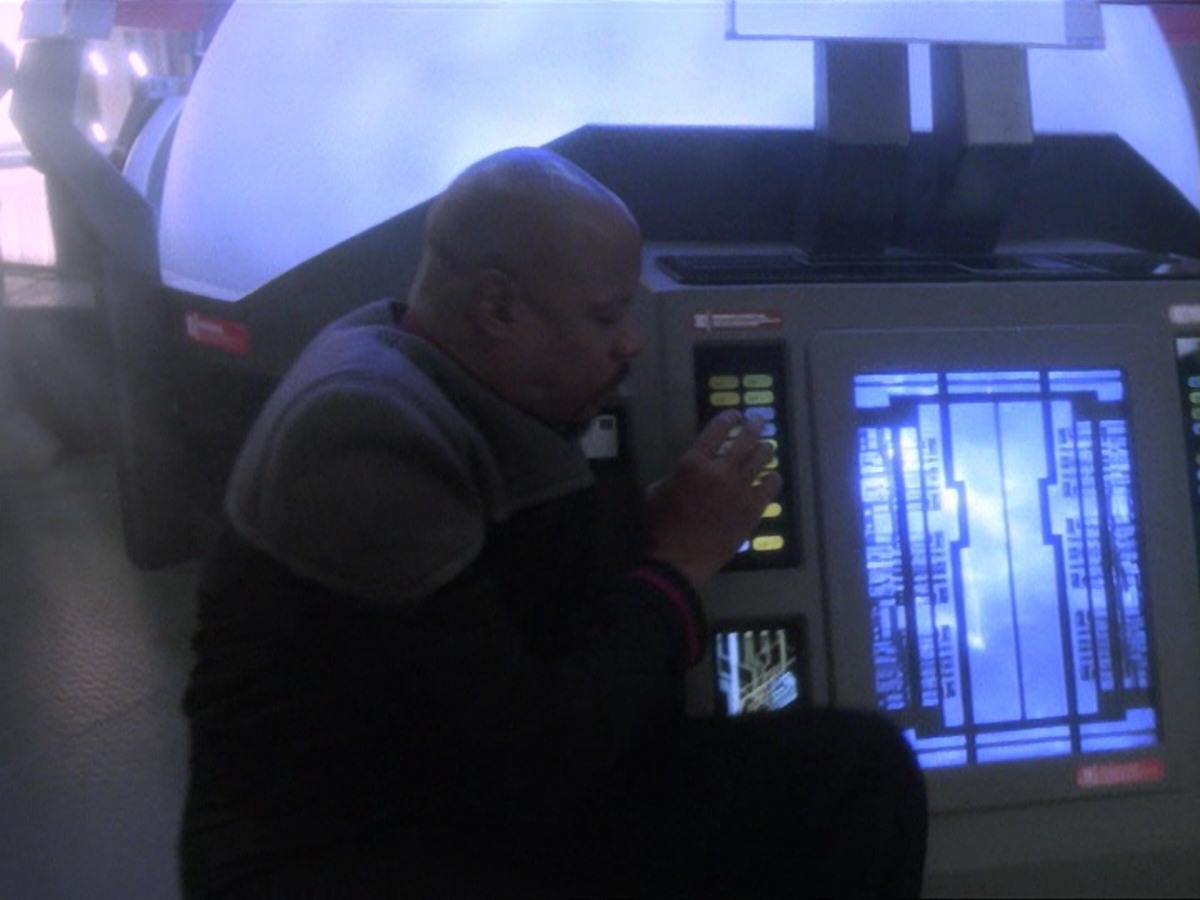extant_StarTrek_DS9_6x14-OneLittleShip_3367.jpg