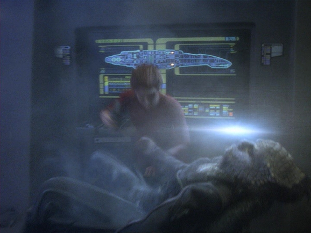extant_StarTrek_DS9_6x14-OneLittleShip_3379.jpg