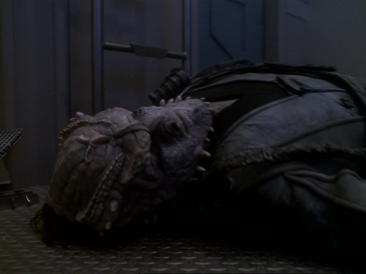 extant_StarTrek_DS9_6x14-OneLittleShip_3385.jpg
