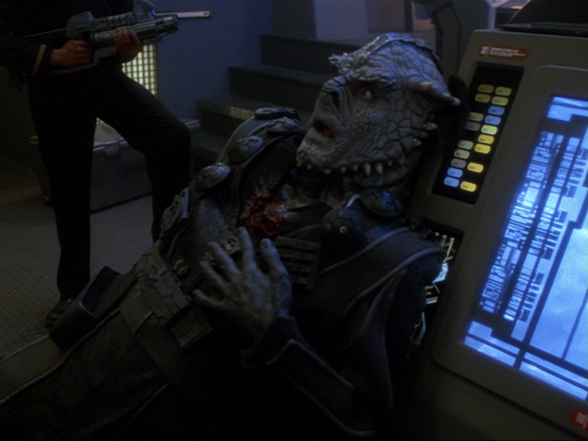 extant_StarTrek_DS9_6x14-OneLittleShip_3484.jpg