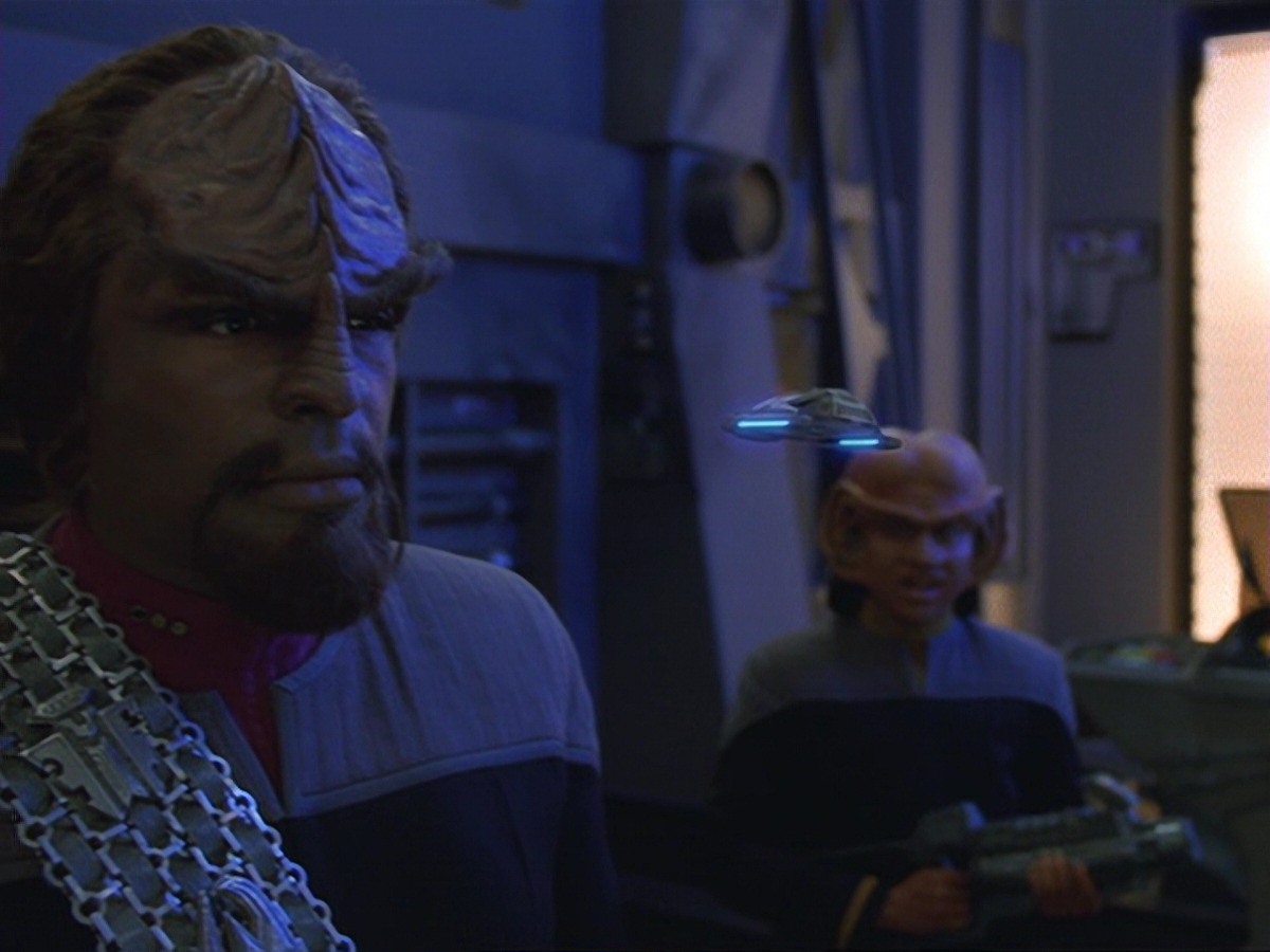 extant_StarTrek_DS9_6x14-OneLittleShip_3508.jpg