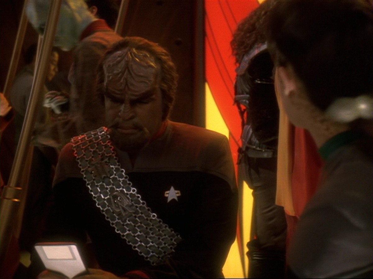 extant_StarTrek_DS9_6x14-OneLittleShip_3548.jpg