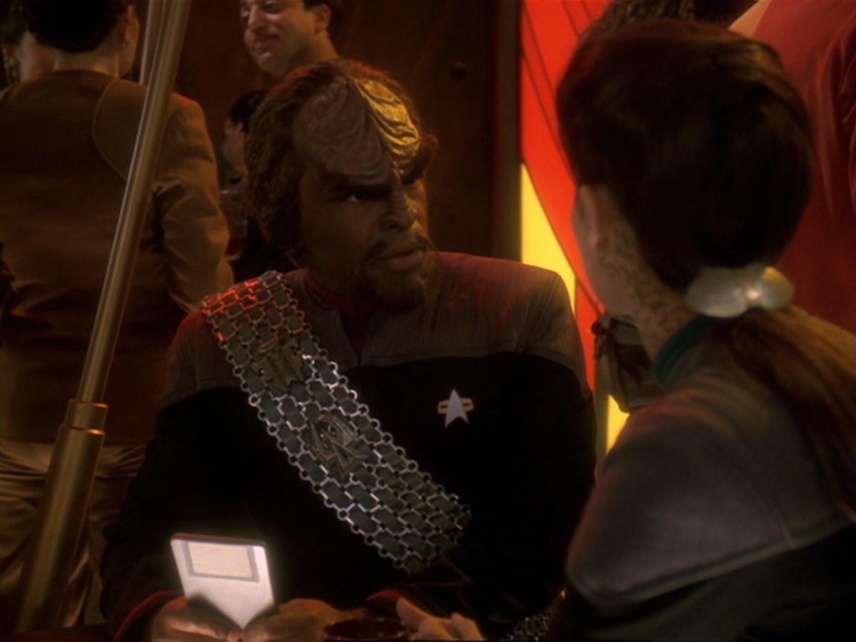extant_StarTrek_DS9_6x14-OneLittleShip_3566.jpg