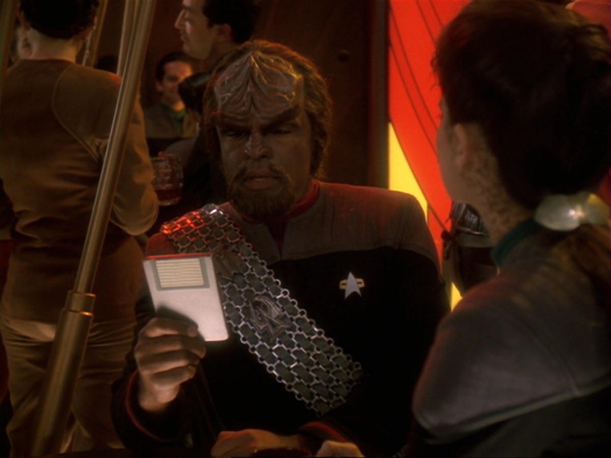 extant_StarTrek_DS9_6x14-OneLittleShip_3583.jpg