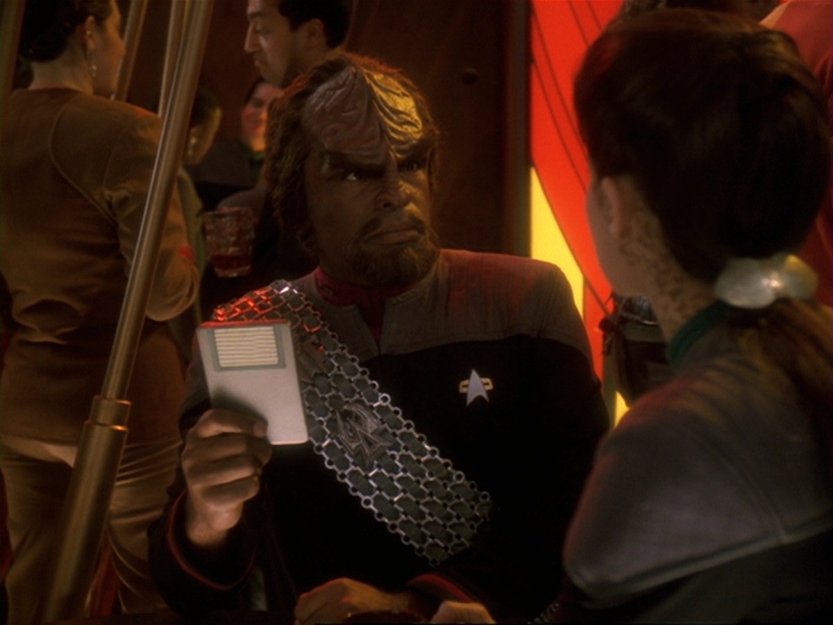 extant_StarTrek_DS9_6x14-OneLittleShip_3593.jpg