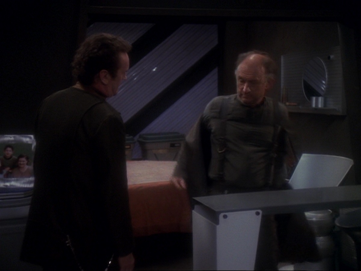 extant_StarTrek_DS9_6x15-HonorAmongThieves_3280.jpg