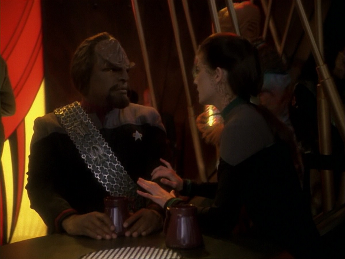 extant_StarTrek_DS9_6x17-WrongsDarkerThanDeathOrNight_0084.jpg