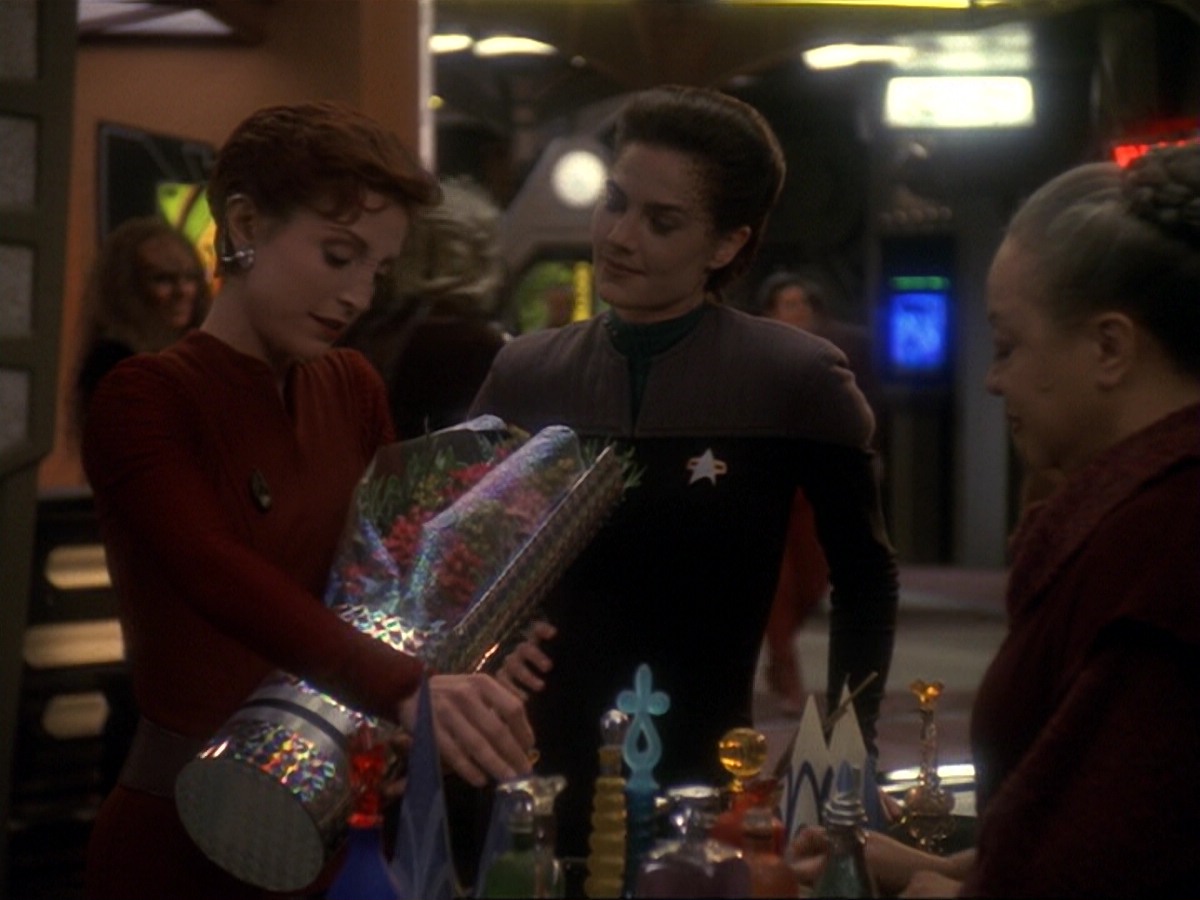extant_StarTrek_DS9_6x17-WrongsDarkerThanDeathOrNight_0165.jpg