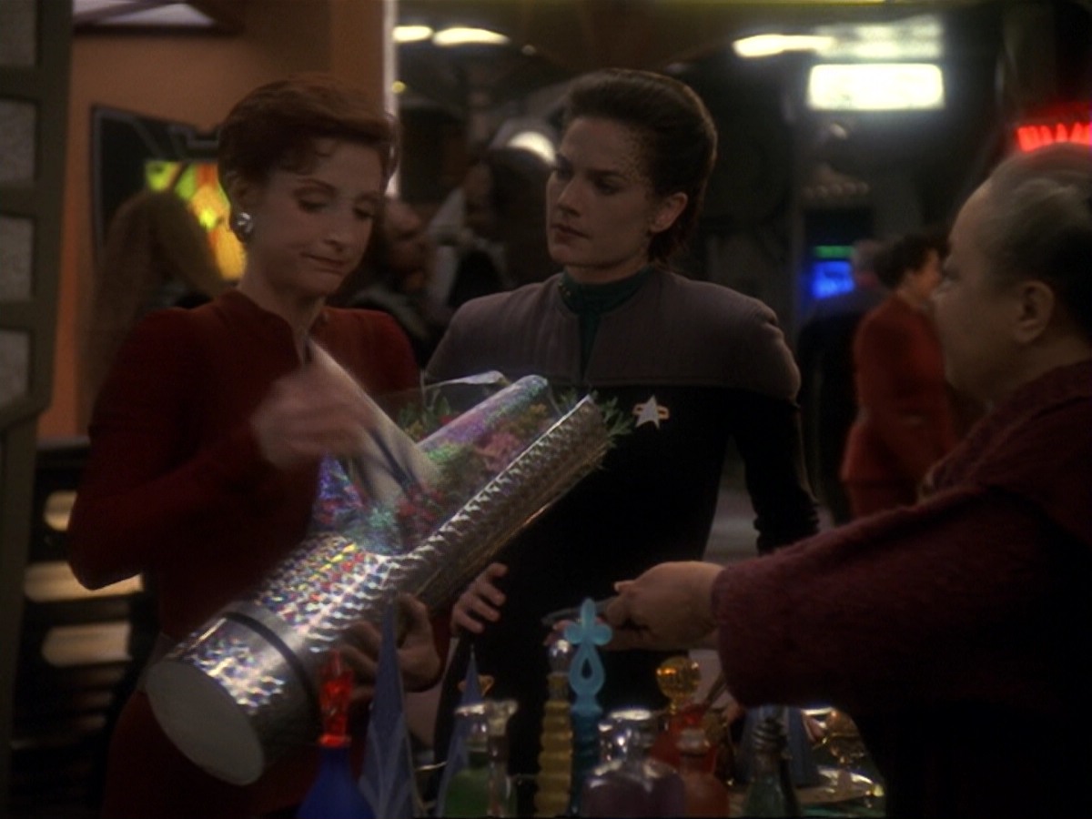 extant_StarTrek_DS9_6x17-WrongsDarkerThanDeathOrNight_0181.jpg