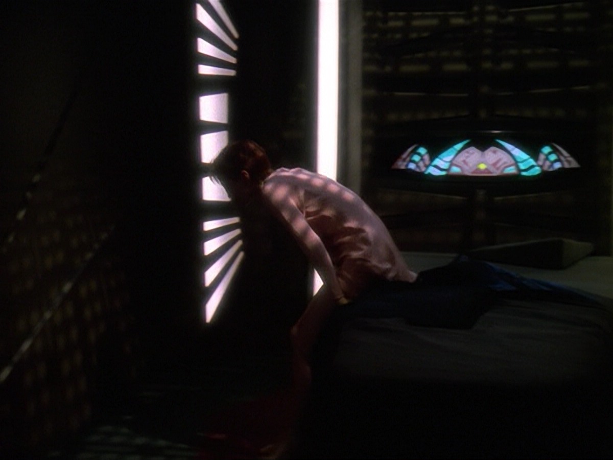 extant_StarTrek_DS9_6x17-WrongsDarkerThanDeathOrNight_0275.jpg
