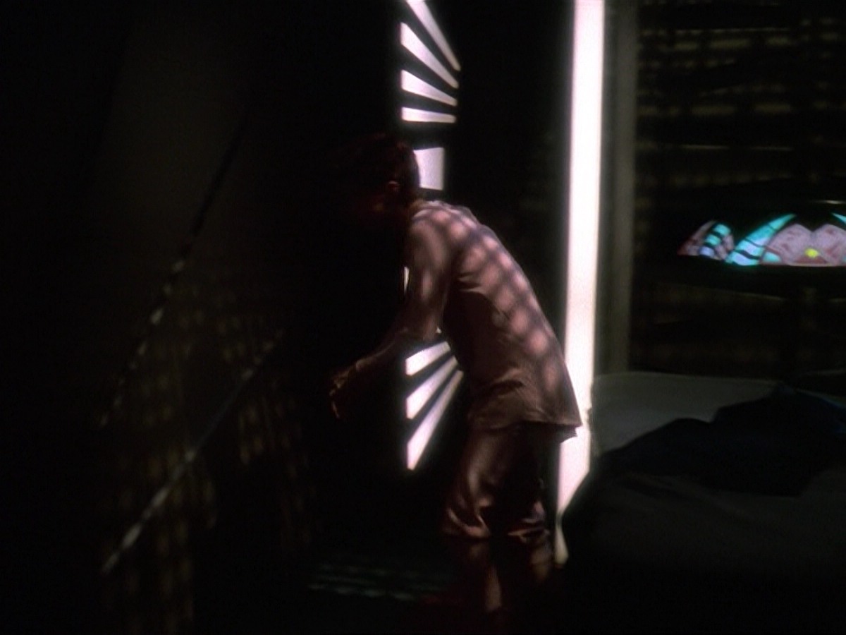 extant_StarTrek_DS9_6x17-WrongsDarkerThanDeathOrNight_0276.jpg