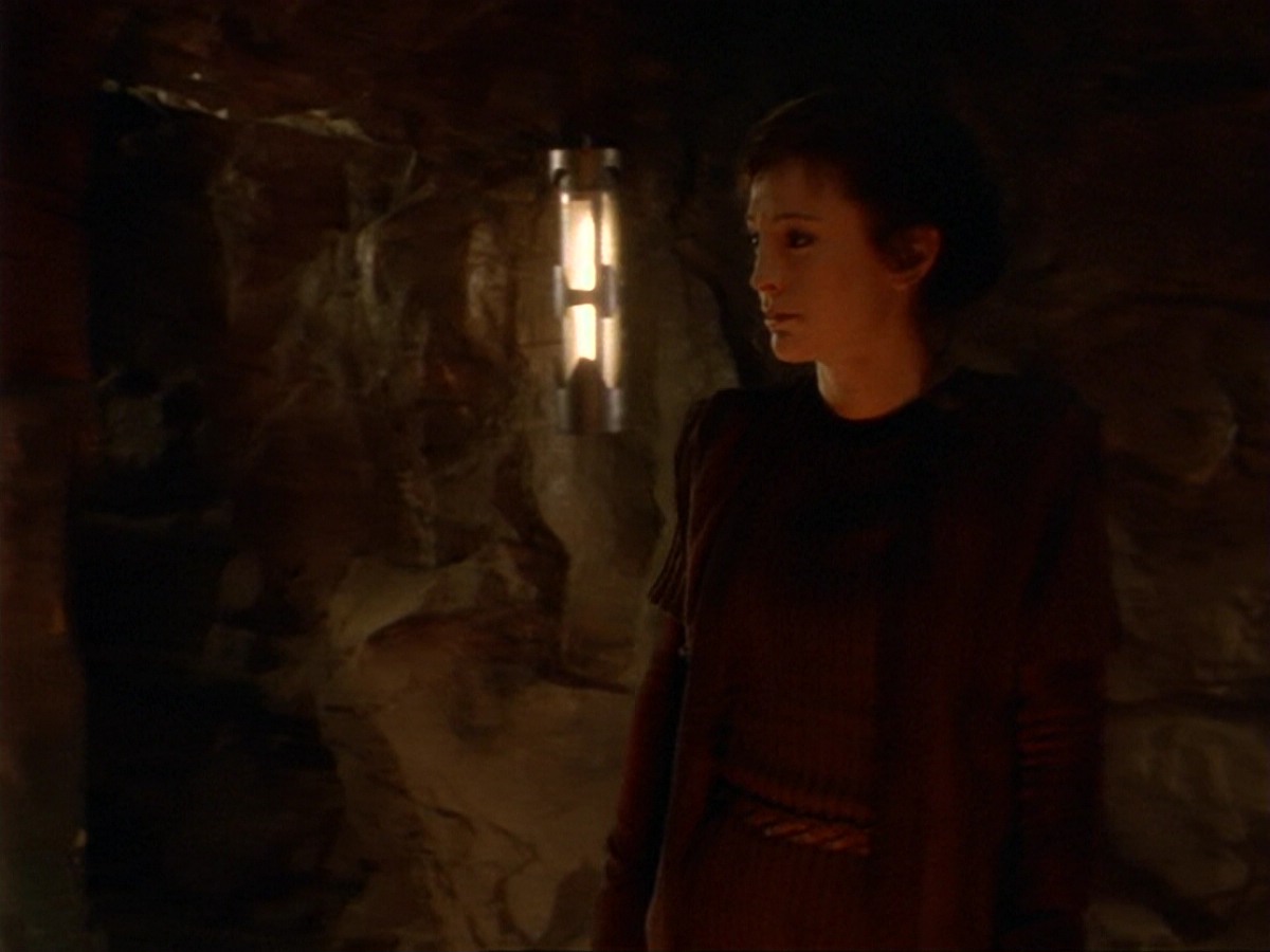 extant_StarTrek_DS9_6x17-WrongsDarkerThanDeathOrNight_1361.jpg