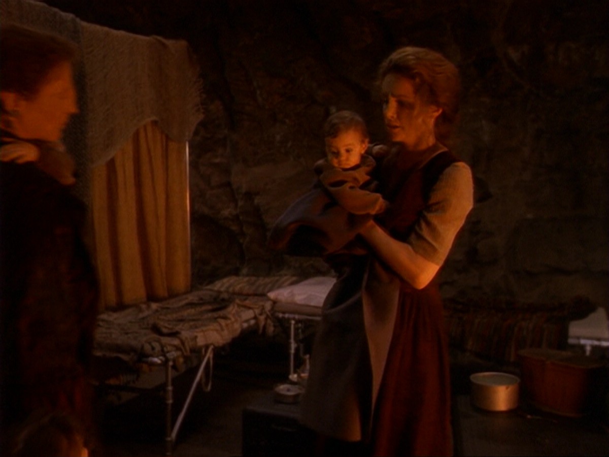 extant_StarTrek_DS9_6x17-WrongsDarkerThanDeathOrNight_1433.jpg